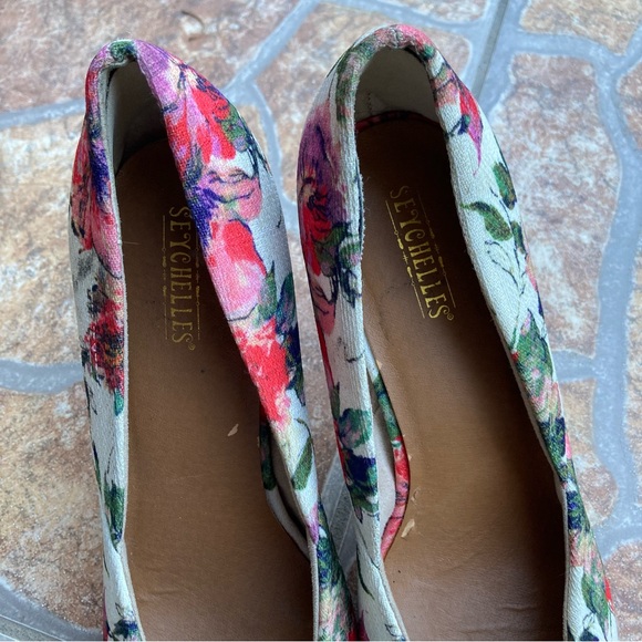 Seychelles Purple Floral Pointed Toe Heels - Picture 3 of 8